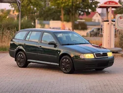 Grün Gebraucht 2004 Skoda Octavia Elegance Kombi | 500 €