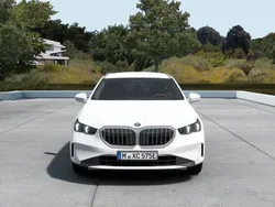 Alpinweiß uni Neu 2024 BMW 550e Sport Line Kombi | 62.162 € (Superpreis)
