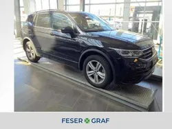 Deep black perleffekt Gebraucht 2024 VW Tiguan Allspace R-line SUV | 44.880 € (Fairer Preis)
