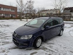 Blau Gebraucht 2018 VW Sharan Comfortline Van / Kleinbus | 17.800 € (Superpreis)