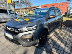 Grau Gebraucht 2023 Dacia Jogger Extreme Kombi | 25.900 € (Fairer Preis)