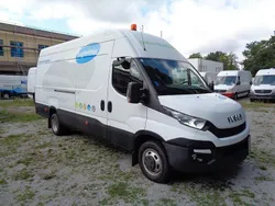 Weiß Gebraucht 2016 Iveco Daily Van / Kleinbus | 12.200 € (Etwas zu teuer)