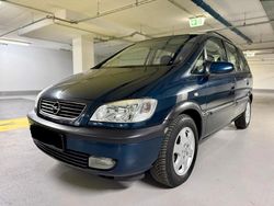 Blau Gebraucht 2002 Opel Zafira Van / Kleinbus | 2.650 € (Etwas zu teuer)