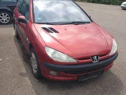 Rot Gebraucht 2001 Peugeot 206 Filou Limousine | 750 € (Fairer Preis)