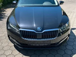 Schwarz Gebraucht 2019 Skoda Superb Active Kombi | 18.200 € (Etwas zu teuer)