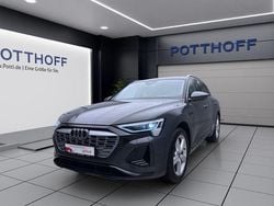 Grau Gebraucht 2024 Audi Q8 e-tron S-Line SUV | 55.750 € (Guter Preis)