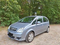Grau Gebraucht 2006 Opel Meriva Van / Kleinbus | 2.950 € (Fairer Preis)