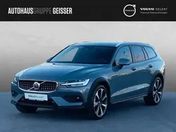 Thunder grey Gebraucht 2023 Volvo V60 CC Ultimate Kombi | 46.750 € (Fairer Preis)