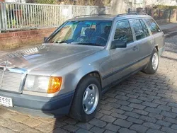Beige Gebraucht 1989 Mercedes 230 Kombi | 4.900 €