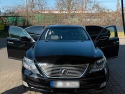 Schwarz Gebraucht 2009 Lexus LS460 Limousine | 11.000 €