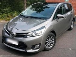 Silber Gebraucht 2015 Toyota Verso Skyview Edition Van / Kleinbus | 10.000 € (Superpreis)