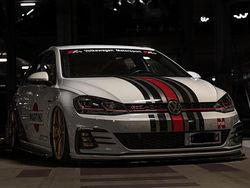 Weiß Gebraucht 2019 VW Golf VII GTI Limousine | 28.500 €