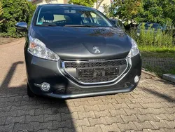 Grau Gebraucht 2015 Peugeot 208 Style Kleinwagen | 6.900 € (Fairer Preis)