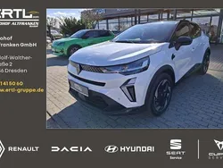 Perlmuttweiß metallic, black Gebraucht 2025 Renault Captur Techno SUV | 25.180 € (Fairer Preis)