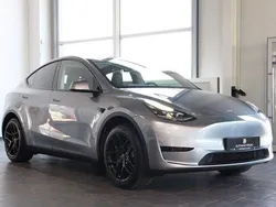 Grau Gebraucht 2024 Tesla Model Y Standard Range SUV | 37.961 € (Fairer Preis)
