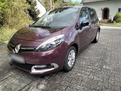 Rot Gebraucht 2015 Renault Scénic III LIMITED Van / Kleinbus | 7.900 € (Fairer Preis)