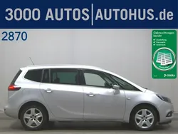 Weiss Gebraucht 2018 Opel Zafira Innovation Van / Kleinbus | 19.950 € (Teuer)