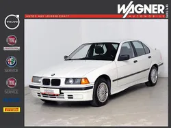 Weiß Gebraucht 1992 BMW 318 Limousine | 4.890 €