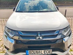 Weiß Gebraucht 2016 Mitsubishi Outlander P-HEV SUV | 16.500 € (Fairer Preis)