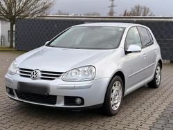 Silber Gebraucht 2008 VW Golf V United Kleinwagen | 2.900 € (Guter Preis)