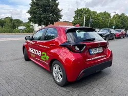 Rot Gebraucht 2024 Mazda 2 Center-Line Kleinwagen | 23.790 € (Etwas zu teuer)