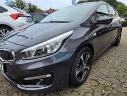 Grau Gebraucht 2016 Kia Ceed Kleinwagen | 7.490 € (Guter Preis)