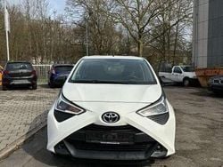 Weiß Gebraucht 2020 Toyota Aygo Kleinwagen | 10.190 € (Etwas zu teuer)