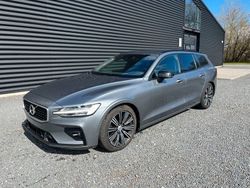Grau Gebraucht 2020 Volvo V60 R-Design Kombi | 13.700 €