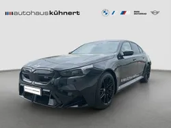 Saphirschwarz metallic Gebraucht 2025 BMW M5 M Sport Limousine | 130.590 € (Superpreis)