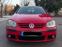 Rot Gebraucht 2004 VW Golf Comfortline Limousine | 4.000 €