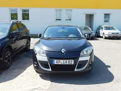 Perlmuttschwarz Gebraucht 2009 Renault Mégane Coupé Dynamique Coupé | 3.990 € (Guter Preis)