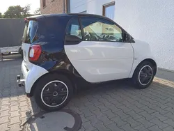 Weiß Gebraucht 2015 Smart ForTwo Coupé Coupé | 6.895 € (Fairer Preis)
