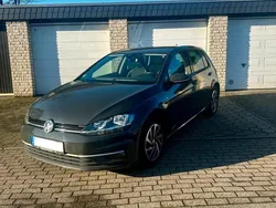 Grau Gebraucht 2018 VW Golf VII Kleinwagen | 10.500 € (Fairer Preis)