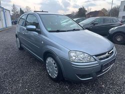 Grau Gebraucht 2005 Opel Corsa Basis Kleinwagen | 2.150 €