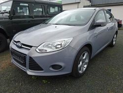 Beige Gebraucht 2011 Ford Focus Trend Limousine | 5.895 € (Fairer Preis)
