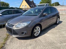 Braun Gebraucht 2012 Ford Focus Trend Limousine | 4.499 €