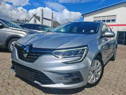 Grau Gebraucht 2021 Renault Mégane IV Limousine | 14.756 € (Guter Preis)