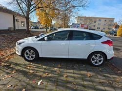 Weiß Gebraucht 2016 Ford Focus Trend Limousine | 7.200 € (Fairer Preis)