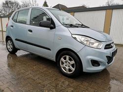 Silber Gebraucht 2013 Hyundai i10 Kleinwagen | 2.700 € (Fairer Preis)