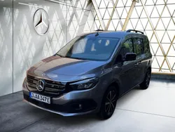Grau Gebraucht 2024 Mercedes EQT200 Progressive Van / Kleinbus | 34.740 € (Teuer)