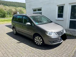 Braun Gebraucht 2007 VW Touran Highline Van / Kleinbus | 3.600 € (Fairer Preis)