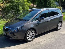 Grau Gebraucht 2012 Opel Zafira Tourer Innovation Van / Kleinbus | 6.600 € (Fairer Preis)