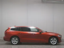Schwarz Gebraucht 2020 Volvo V60 Momentum Kombi | 20.480 € (Guter Preis)
