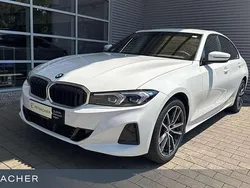 Alpinweiß uni Gebraucht 2024 BMW 318 Efficient Dynamics Limousine | 33.290 € (Guter Preis)