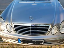 Grau Gebraucht 2006 Mercedes E320 Avantgarde Limousine | 9.350 € (Etwas zu teuer)