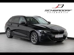 Black sapphire metallic Gebraucht 2024 BMW 320 Sport Line Kombi | 34.700 € (Etwas zu teuer)