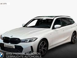 Weiß Gebraucht 2024 BMW 320 Performance Kombi | 41.990 € (Etwas zu teuer)