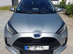 Silber Gebraucht 2023 Toyota Yaris Limousine | 22.500 € (Etwas zu teuer)