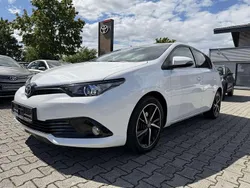 Super white 2 Gebraucht 2018 Toyota Auris Team Limousine | 13.990 € (Fairer Preis)