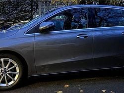 Grau Gebraucht 2019 Mercedes B200 Van / Kleinbus | 18.500 € (Guter Preis)